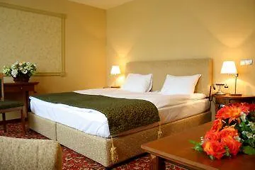 Casa Grande Hotel 2*